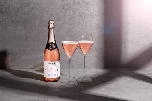 Spumante Noughty rosé 0,0% senza alcool Sanzalc, cantina analcolica per adulti disinibiti