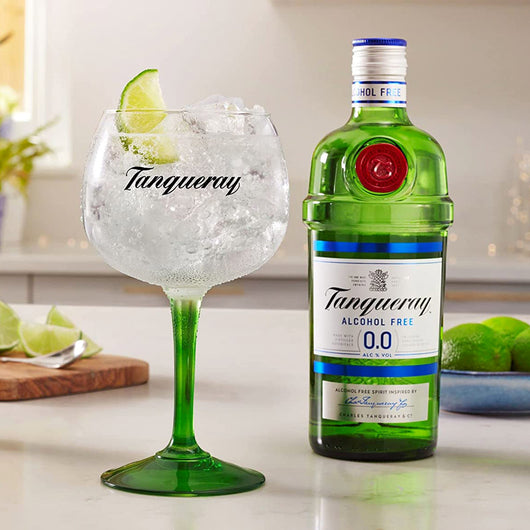 Gin Tanqueray 0,0% senza alcool Sanzalc, cantina analcolica per adulti disinibiti