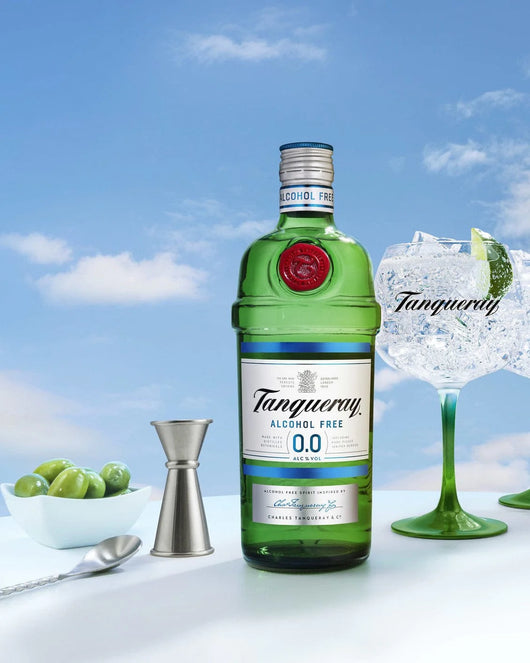 Gin Tanqueray 0,0% senza alcool Sanzalc, cantina analcolica per adulti disinibiti