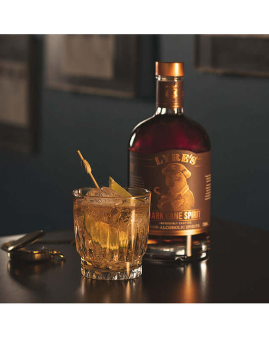 Liquore di Lyre's Dark Cane 0% senza alcool Sanzalc, cantina analcolica per adulti disinibiti