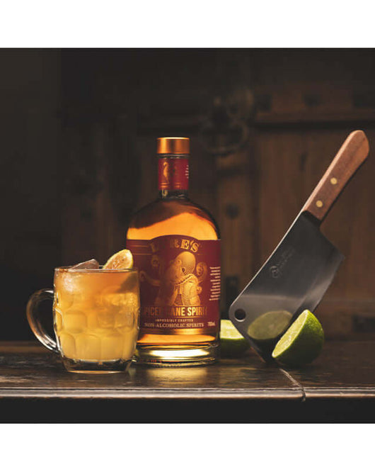 Liquore di canna speziato di Lyre 0% senza alcool Sanzalc, cantina analcolica per adulti disinibiti