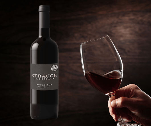 Vino rosso strauch 0,5% senza alcool Sanzalc, cantina analcolica per adulti disinibiti